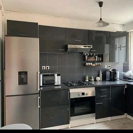 Massi'Z Apartment เนอยี-ซูร์-มาร์น ภายนอก รูปภาพ