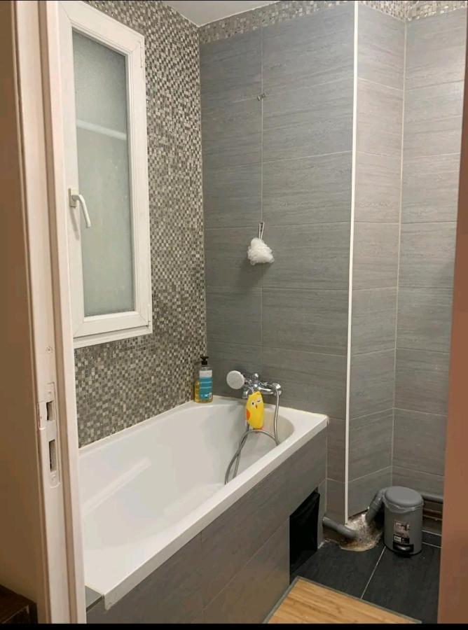 Massi'Z Apartment เนอยี-ซูร์-มาร์น ภายนอก รูปภาพ