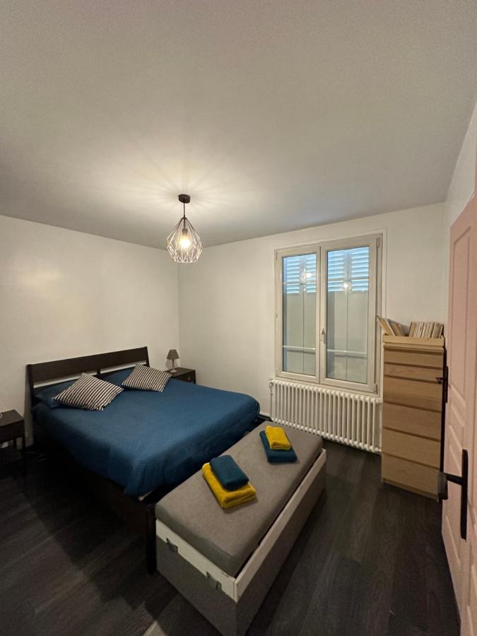 Massi'Z Apartment เนอยี-ซูร์-มาร์น ภายนอก รูปภาพ